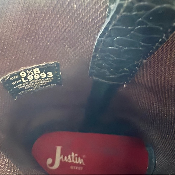 Justin Gypsy Boots Black Leather Cowboy Boots. - Picture 6 of 7